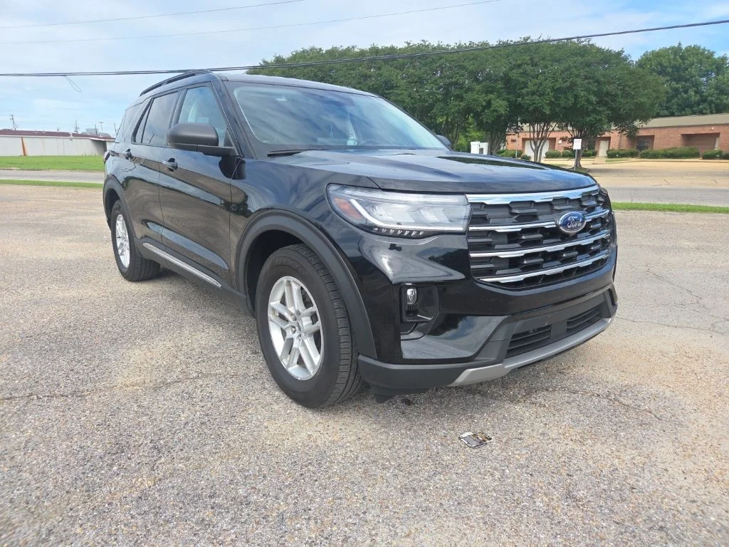 Used 2025 Black Ford Active image 1