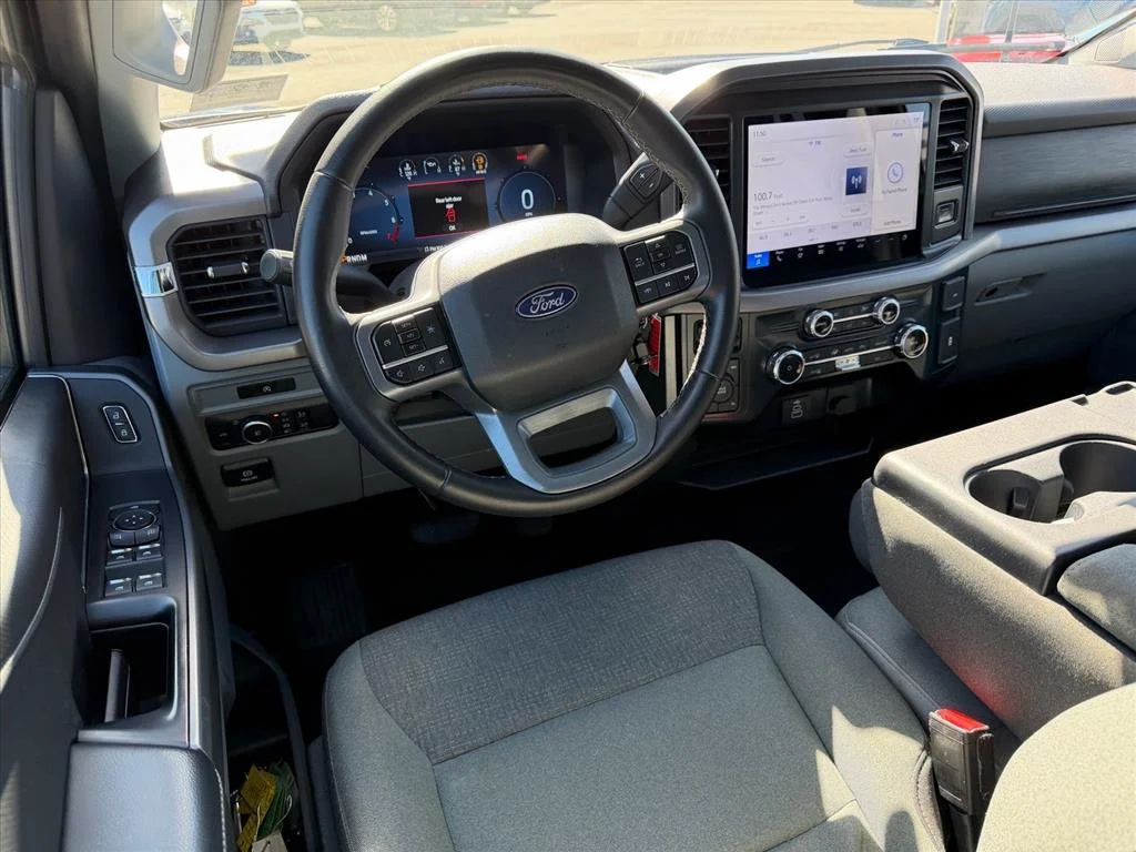 Used 2025 Blue Ford XLT image 7