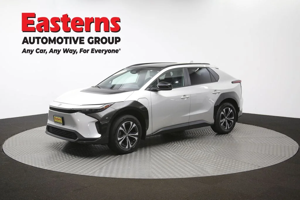 Used 2024 Silver Toyota XLE image 57
