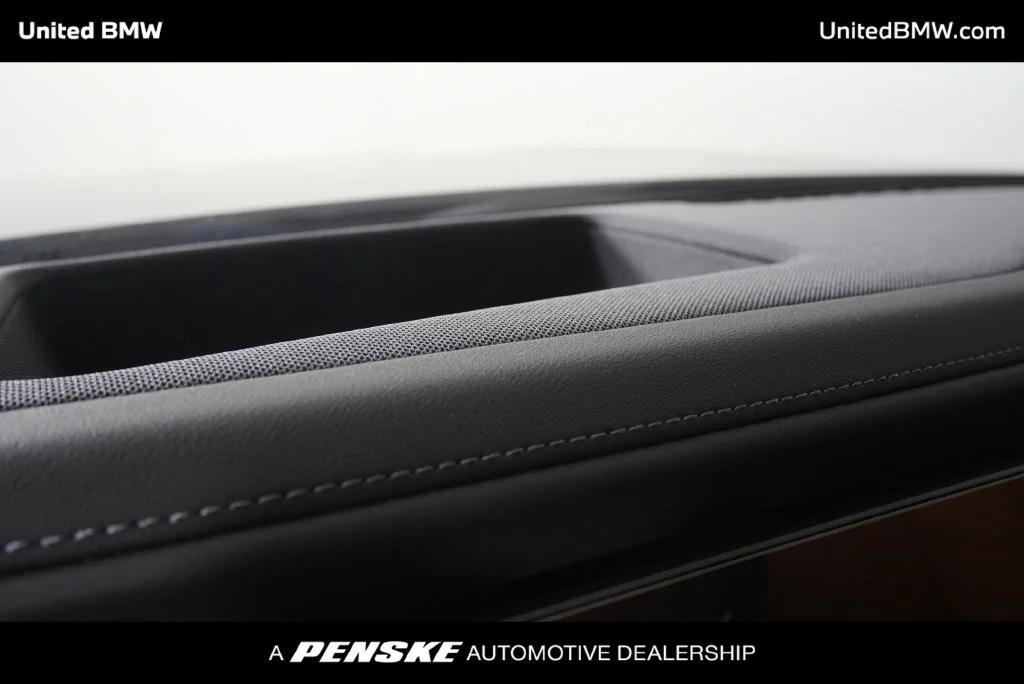 New 2026 Black Sapphire Metallic BMW 740i image 19