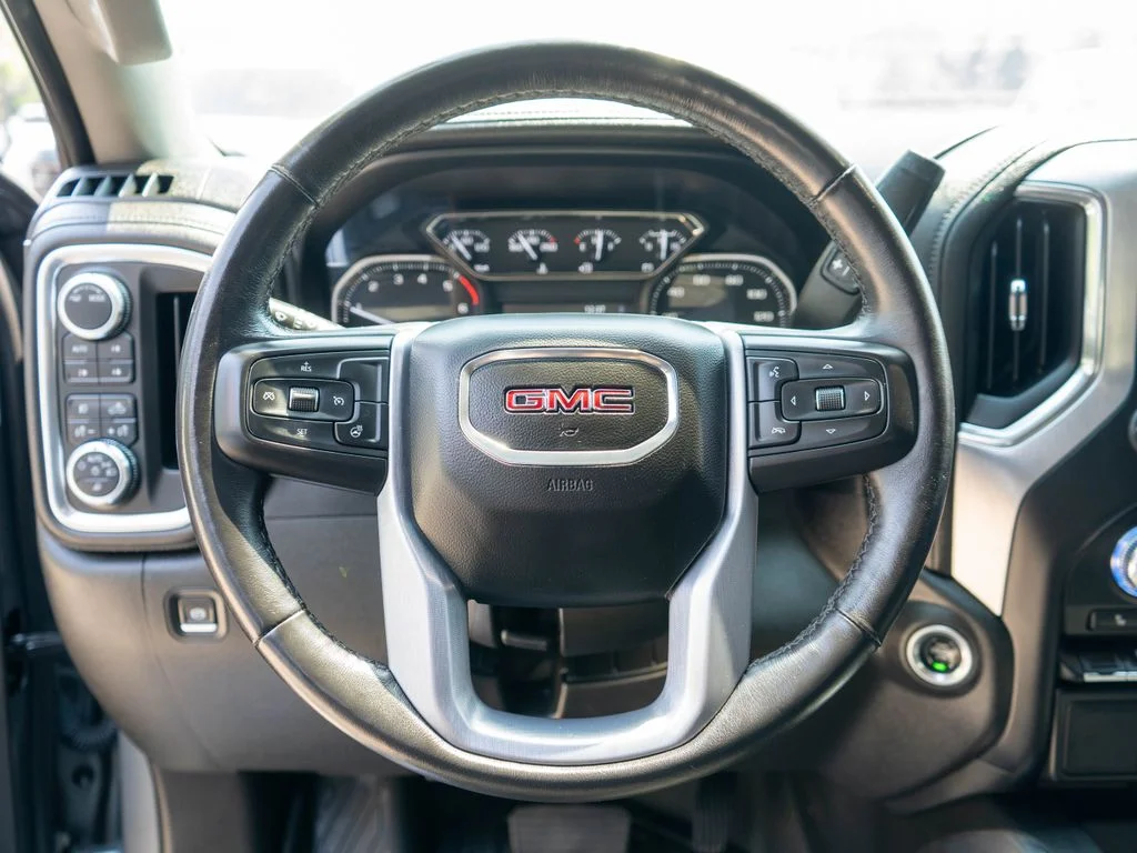 Used 2022 Gray GMC Elevation image 14