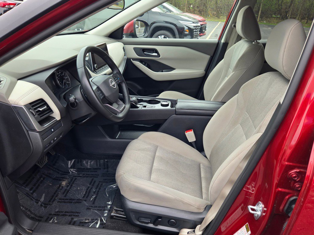 2025 Nissan Rogue SV - Photo 22