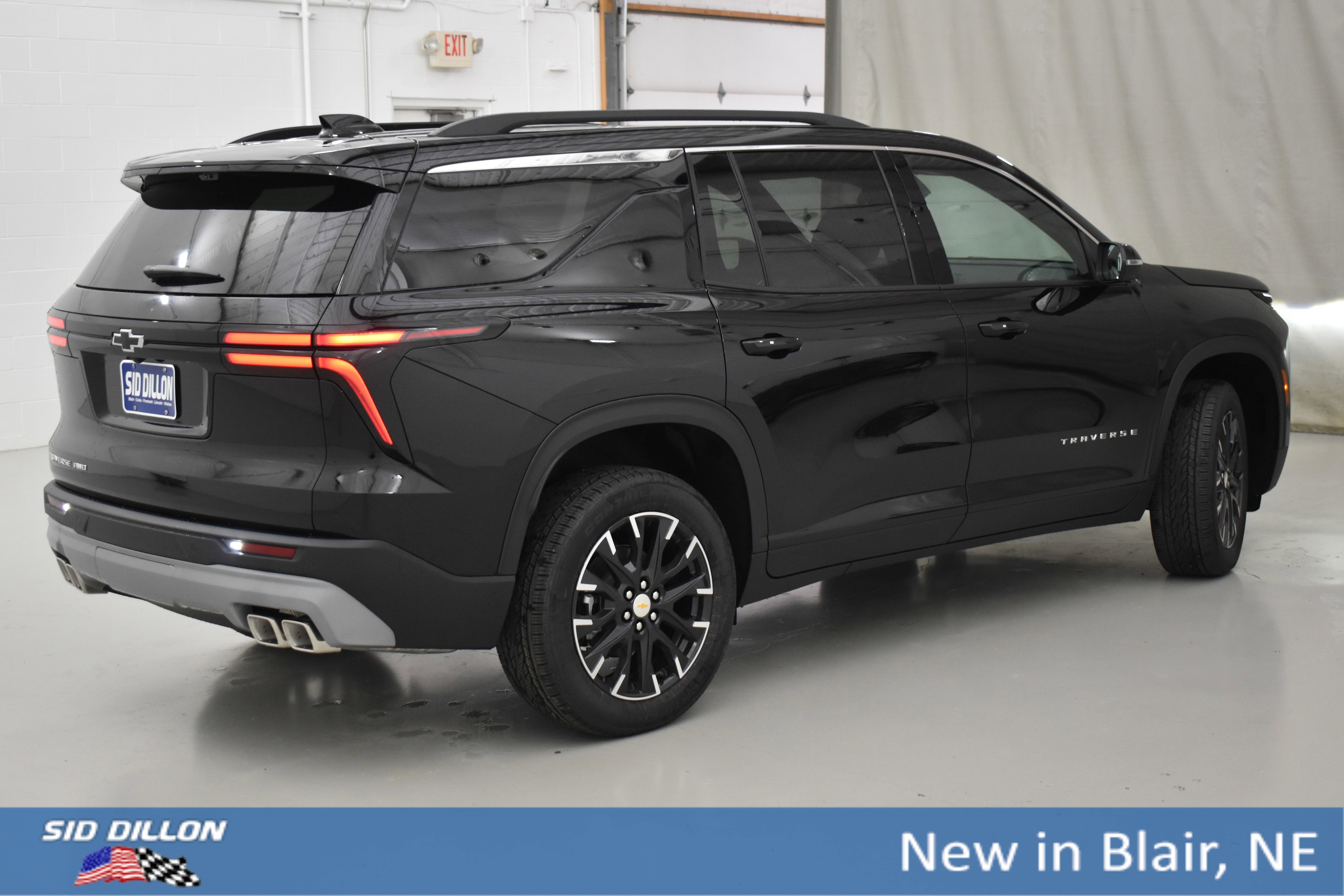 New 2026 Mosaic Black Metallic Chevrolet LT image 15