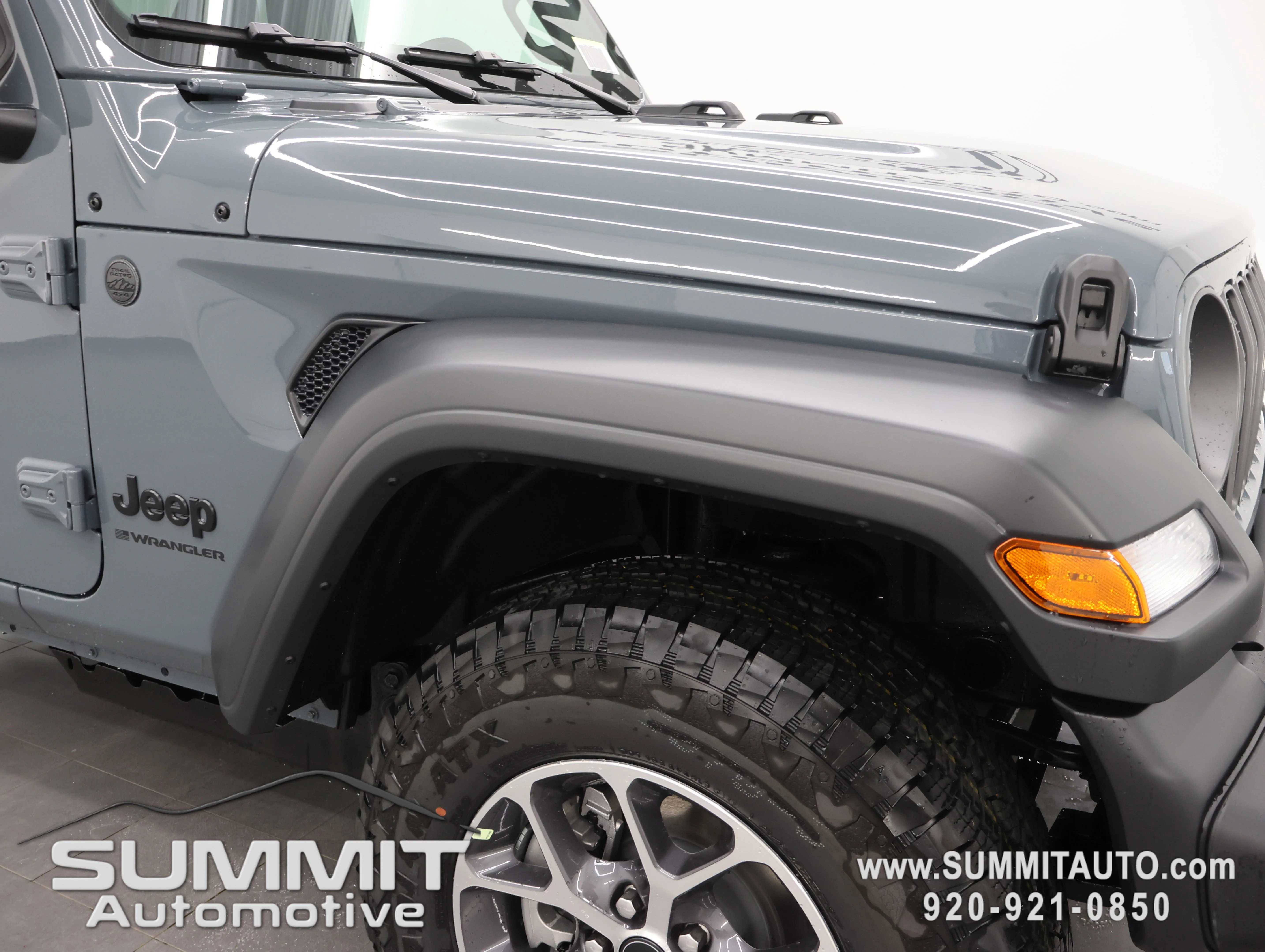 New 2026 Anvil Clear-Coat Exterior Paint Jeep Sport S image 22