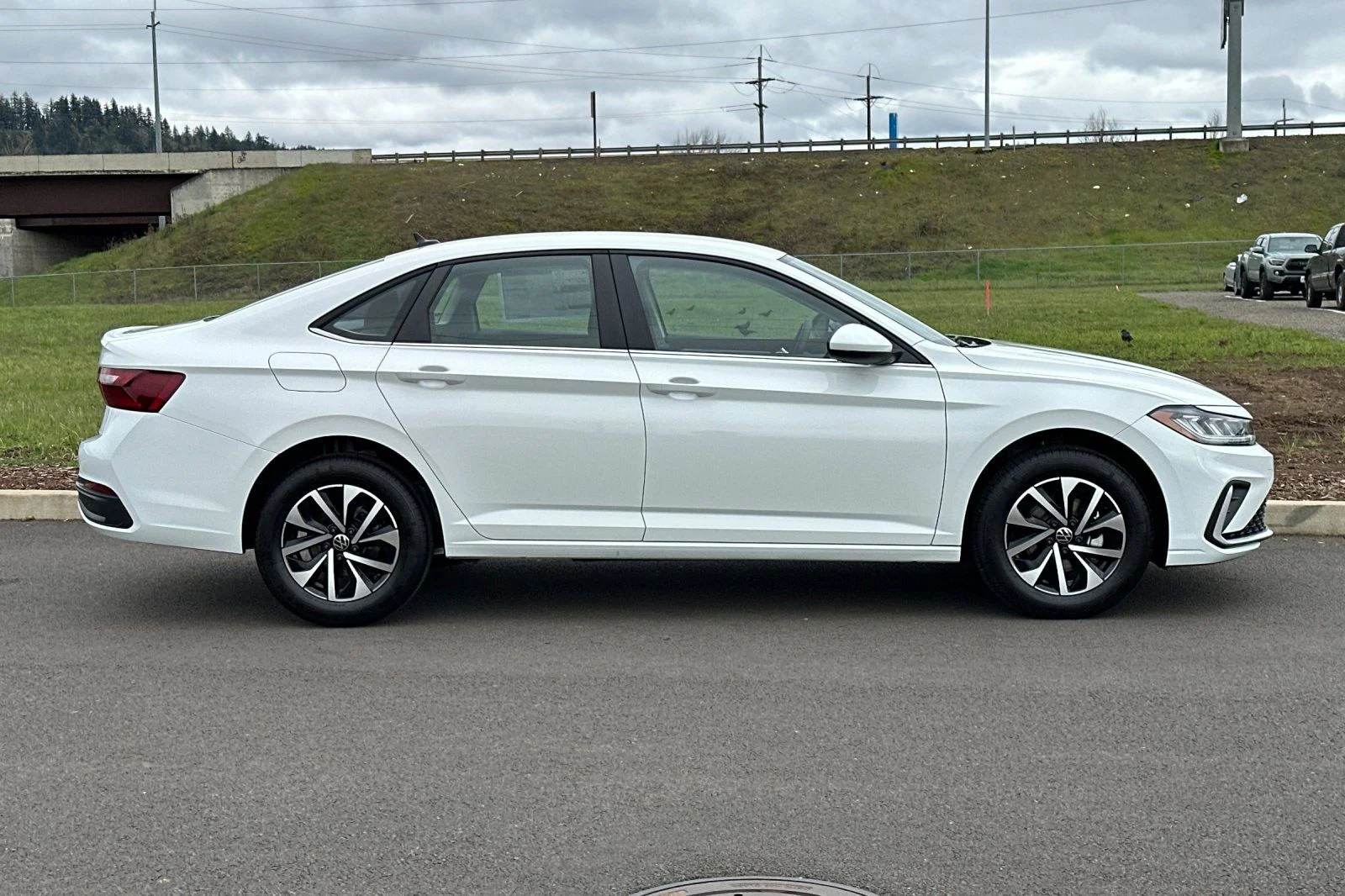 New 2026 White Volkswagen 1.5T S image 2