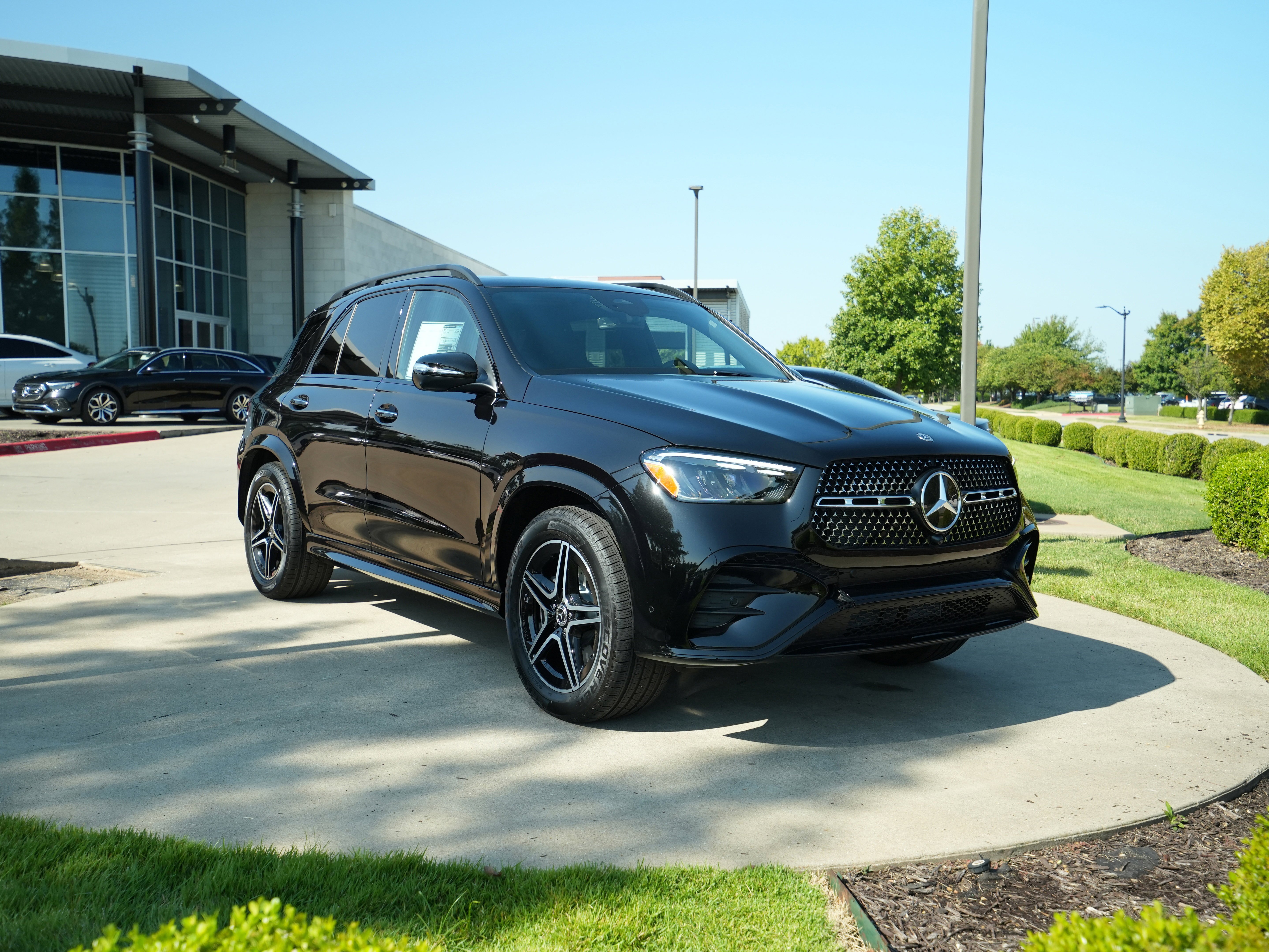 New 2026 Obsidian Black Metallic Mercedes-Benz GLE 350 image 1