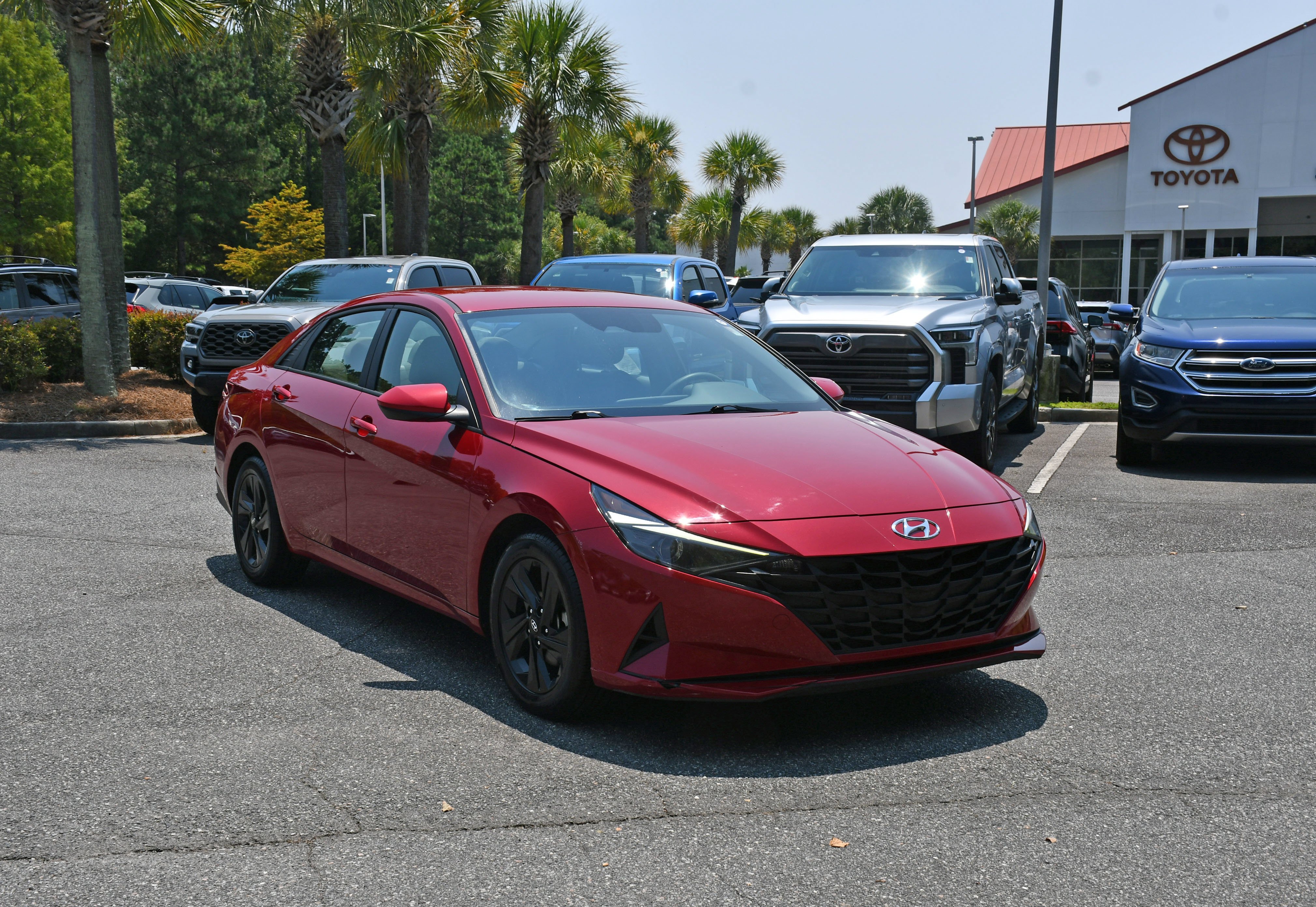 Used 2022 Red Hyundai SEL image 6