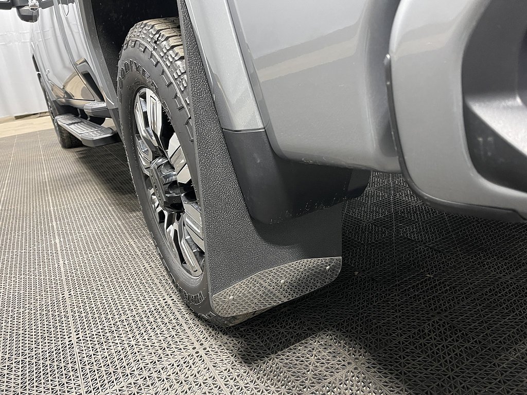 New 2025 Sterling Metallic GMC Denali image 38