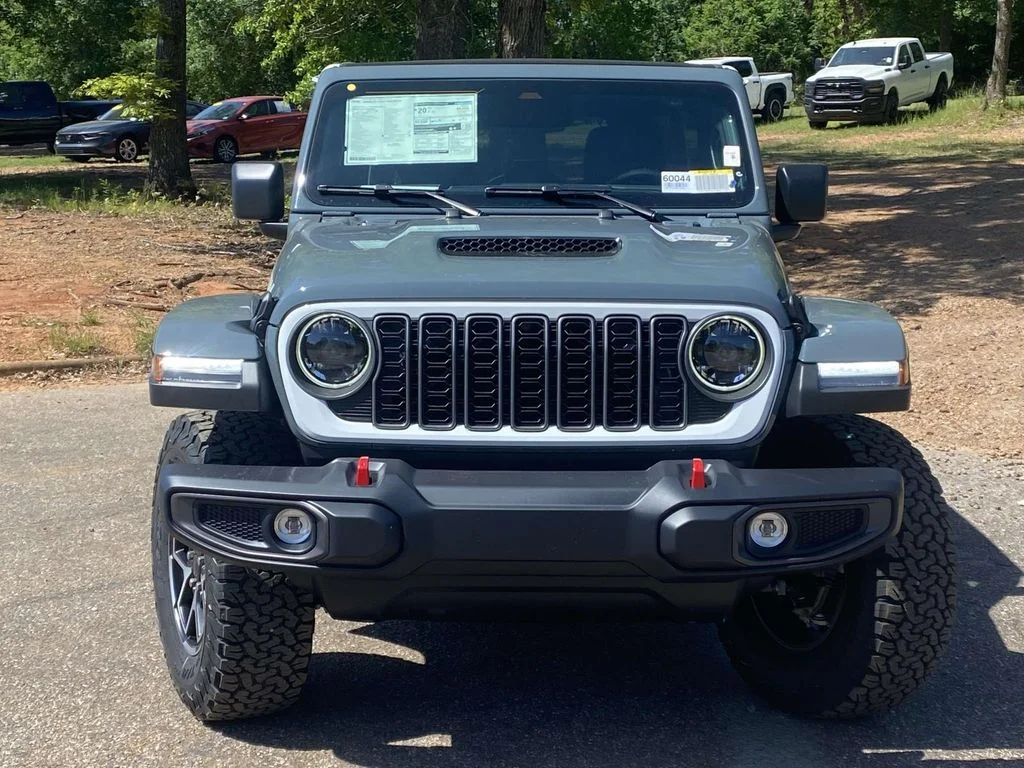 New 2026 Anvil Clear-Coat Exterior Paint Jeep Rubicon image 2