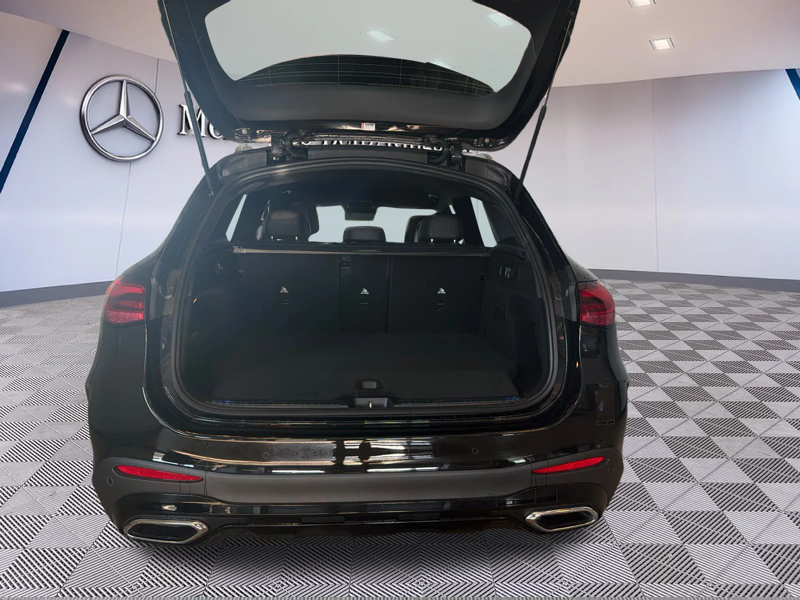New 2026 Black Mercedes-Benz GLC 350e 4MATIC SUV image 7