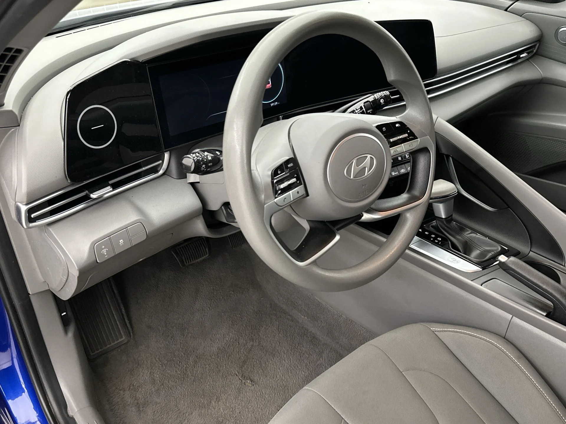 Used 2024 Blue Hyundai SEL image 7
