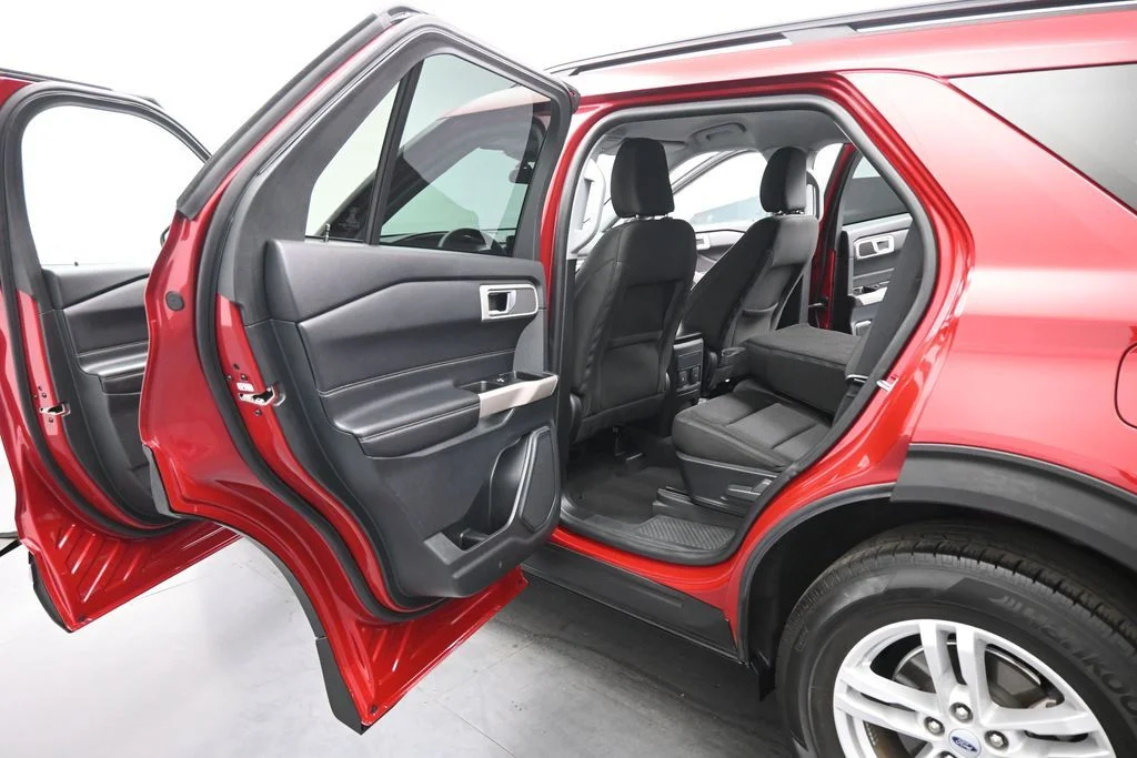 Used 2023 Red Ford XLT image 17