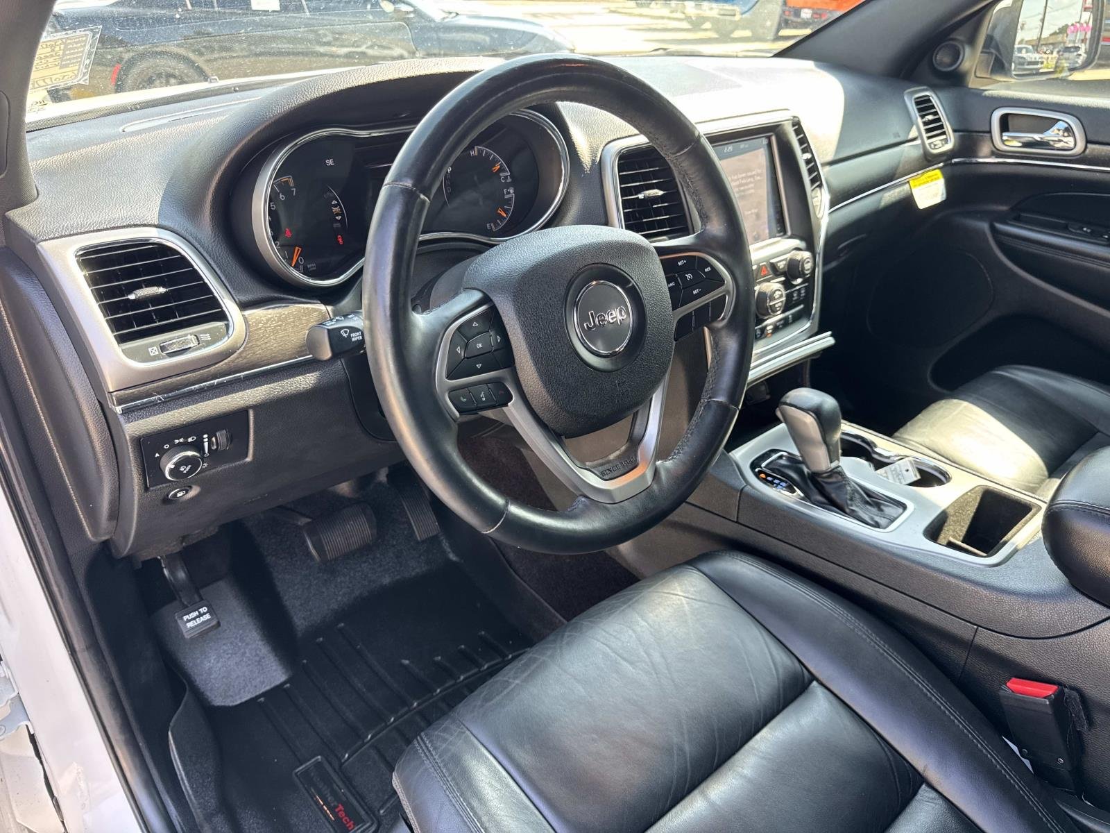 Used 2018 Bright White Clearcoat Jeep Limited image 17