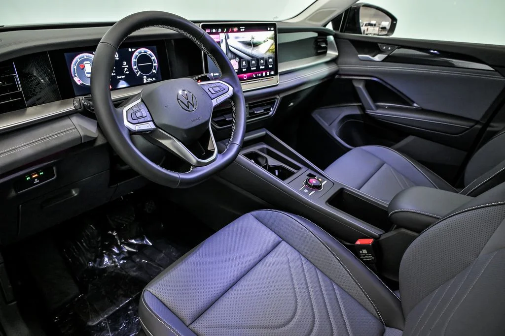 New 2026 Black Volkswagen 2.0T SE image 6