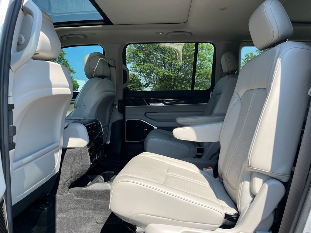 Used 2022 Silver Jeep Series III image 22