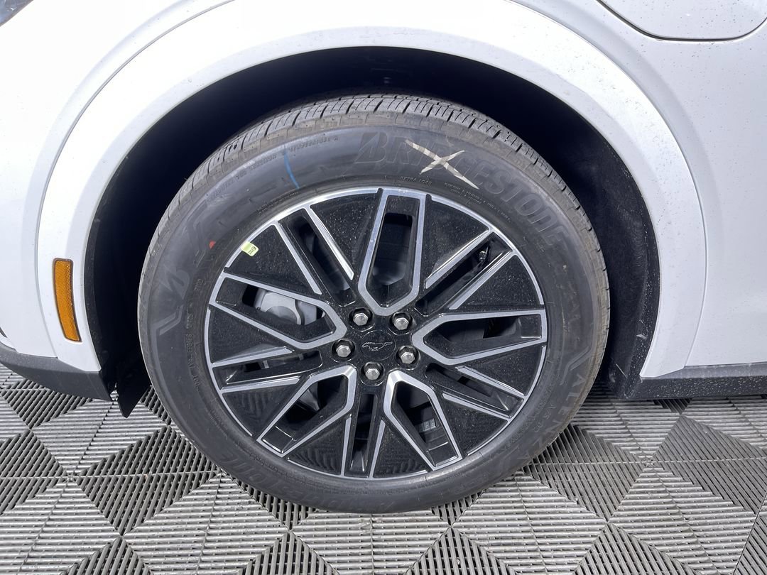 New 2026 Star White Metallic Tri-coat Ford Premium image 27