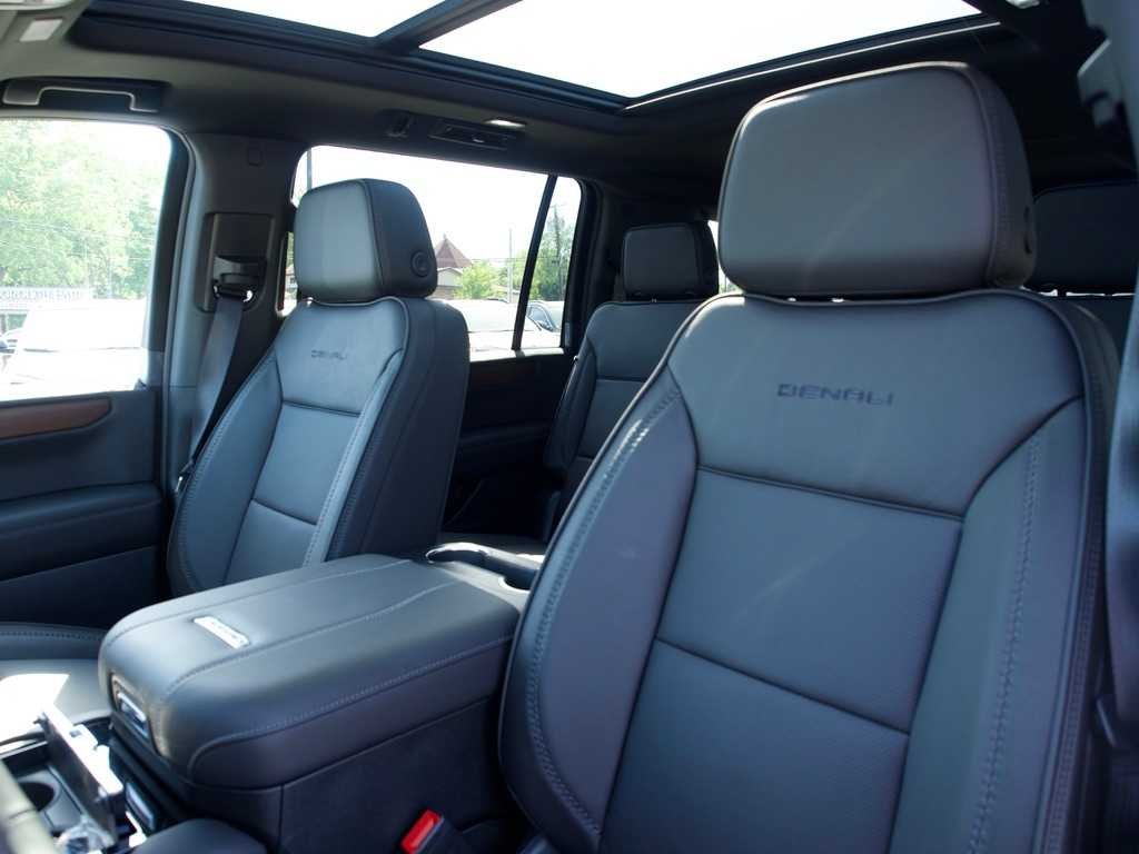 2026 GMC Yukon XL Denali - Photo 11