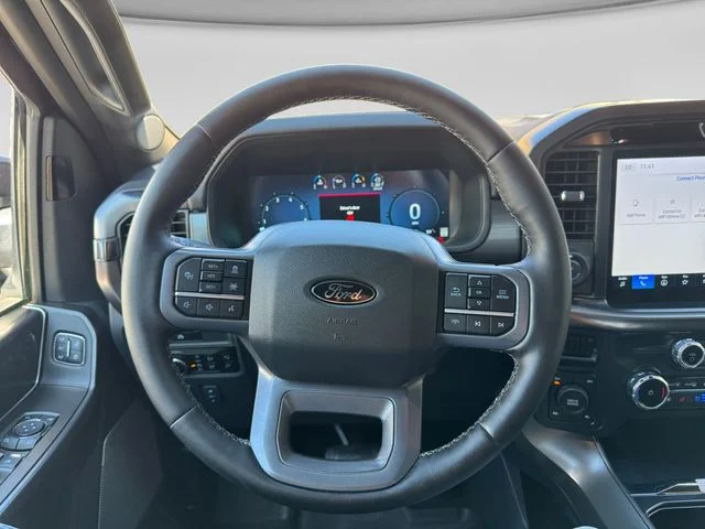 Used 2025 Agate Black Metallic Ford Lariat image 13