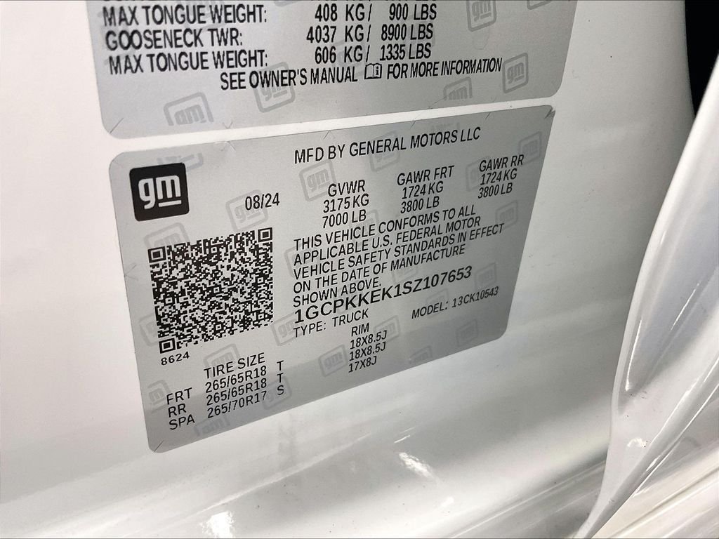 Used 2025 Summit White Chevrolet LT image 36