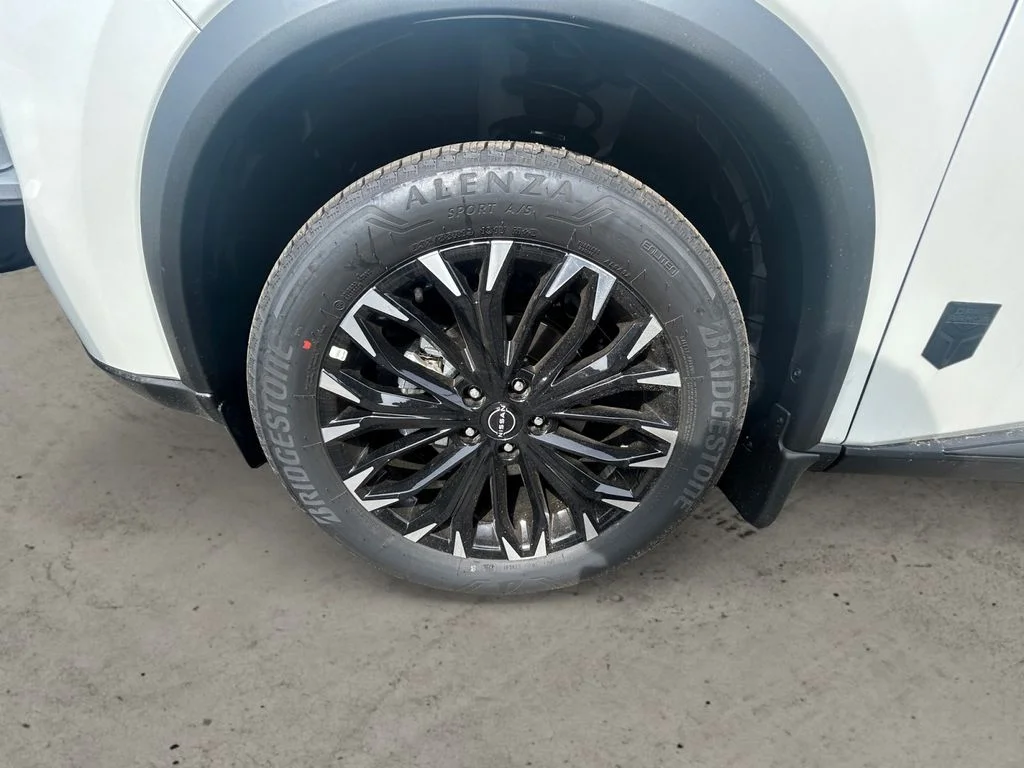 New 2026 Everest White Pearl Tricoat Nissan Dark Armor image 14