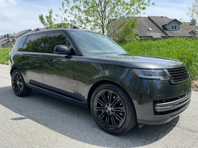 Used 2024 Carpathian Gray Premium Metallic Land Rover Autobiography image 4