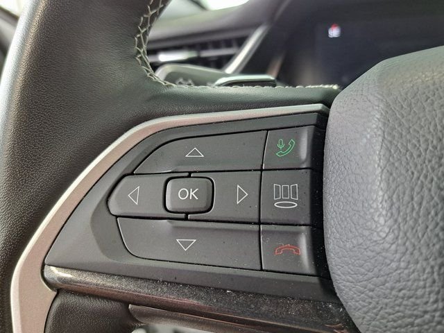 Used 2022 White Jeep Altitude image 11