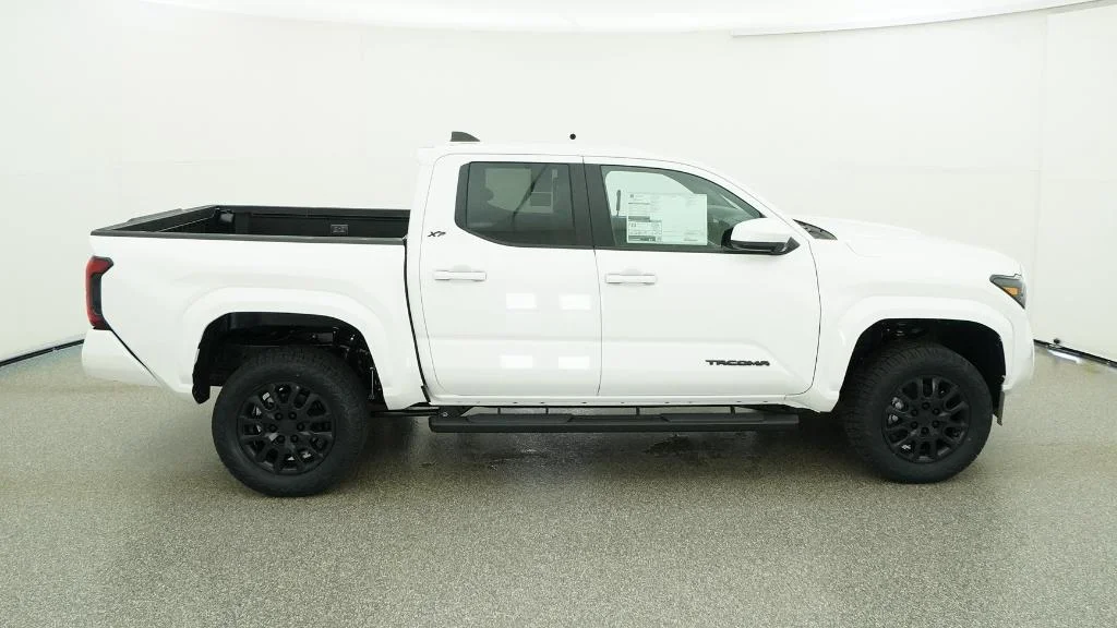 New 2026 Ice Cap Toyota SR5 image 16