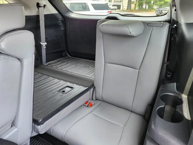 Used 2022 Gray Toyota XLE image 21
