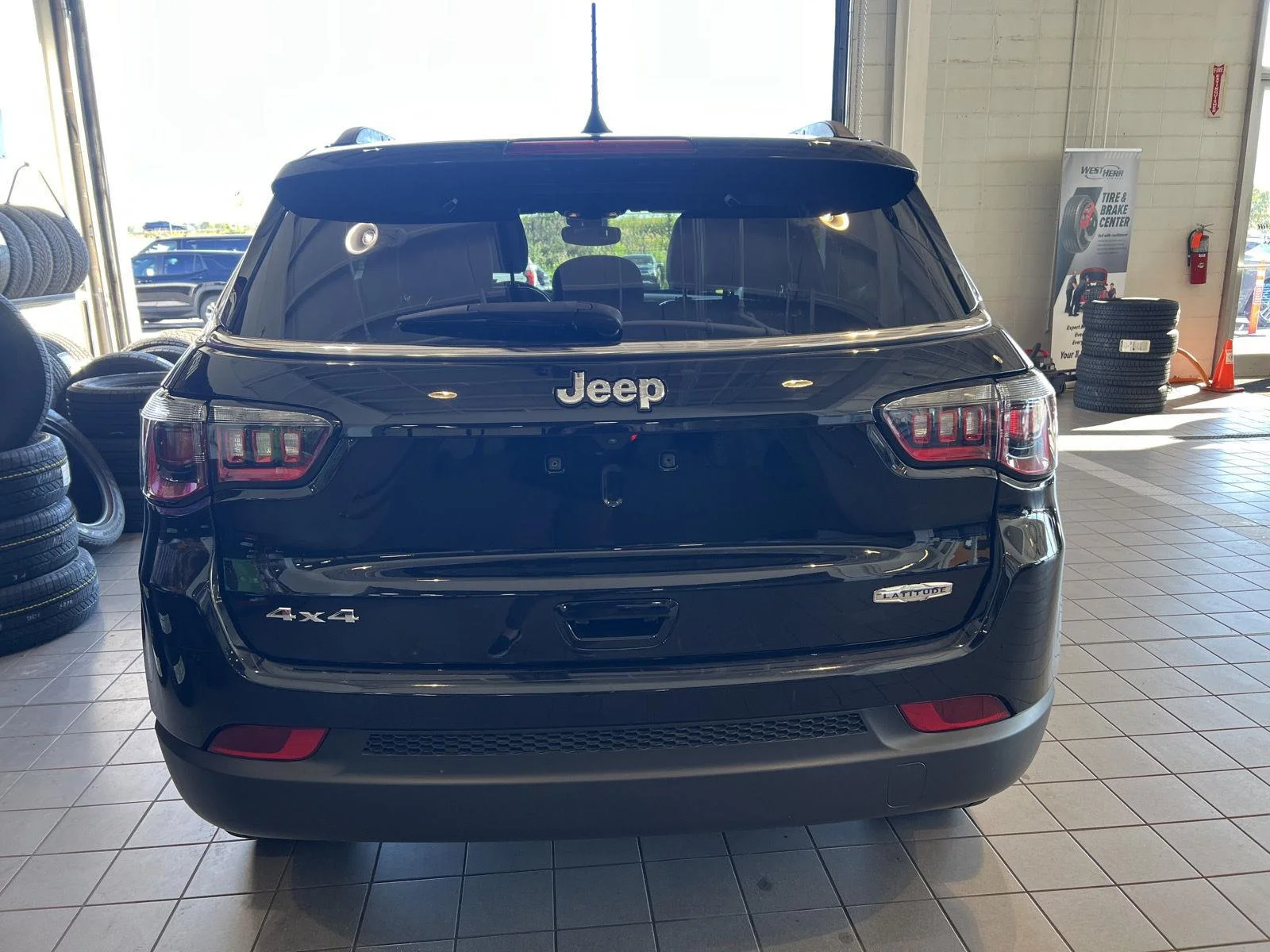 Used 2023 Bk Jeep Latitude image 6