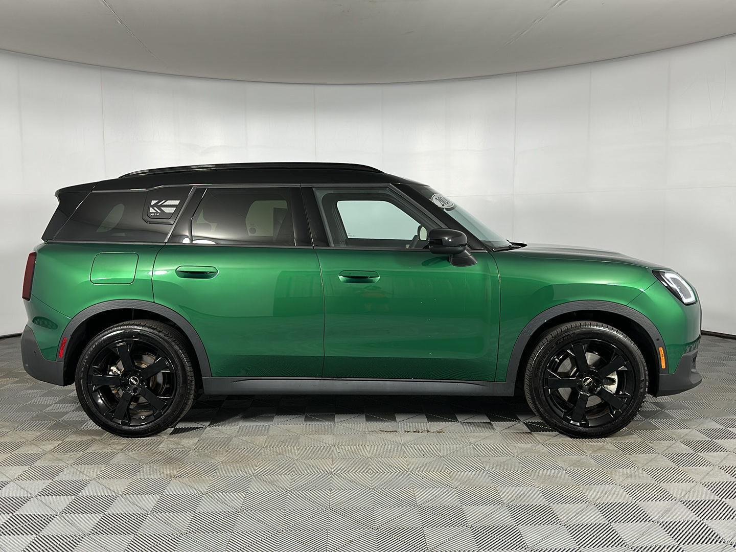 Used 2026 British Racing Green IV Metallic MINI S image 27