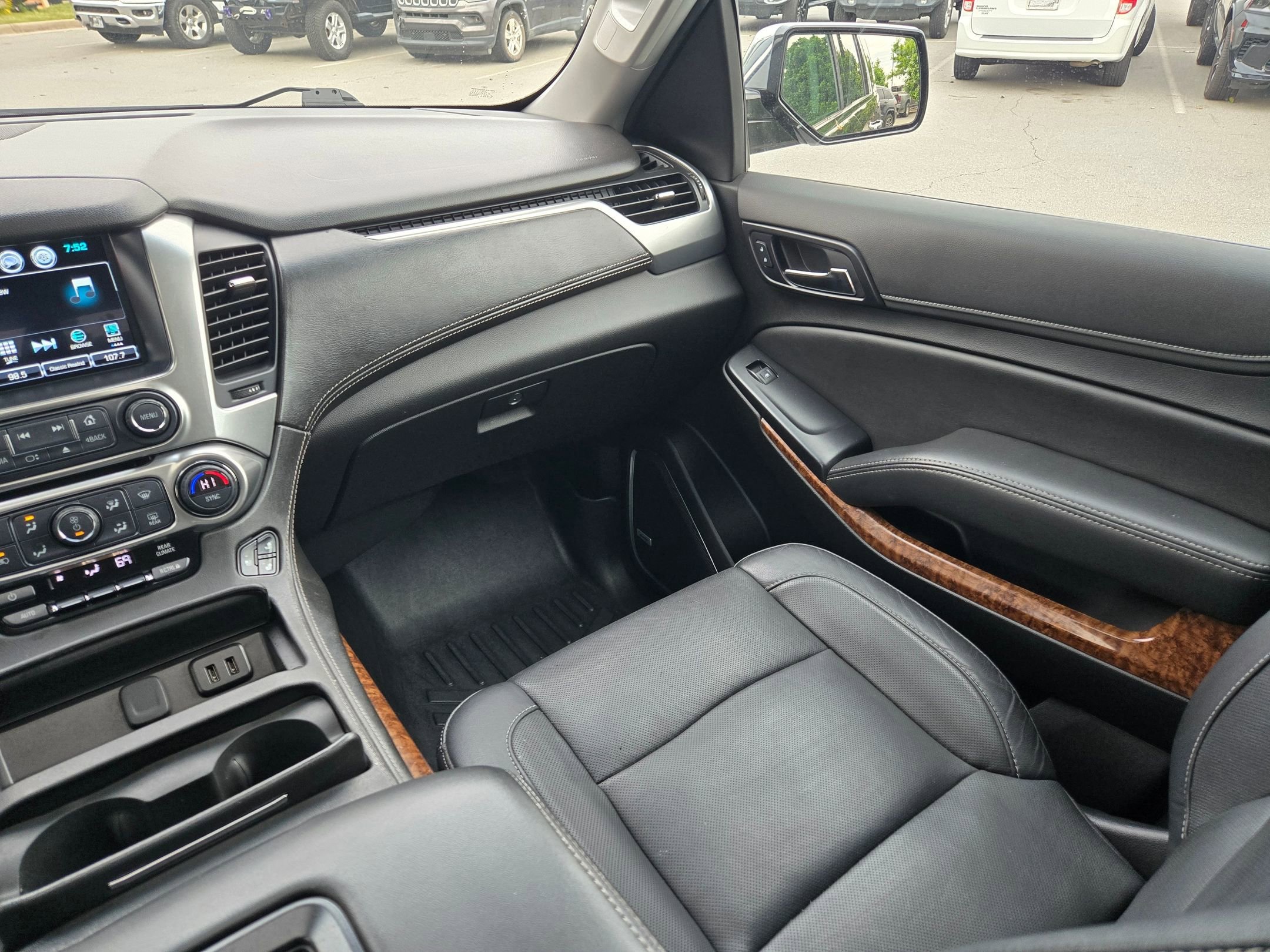 Used 2019 Black Chevrolet Premier image 11