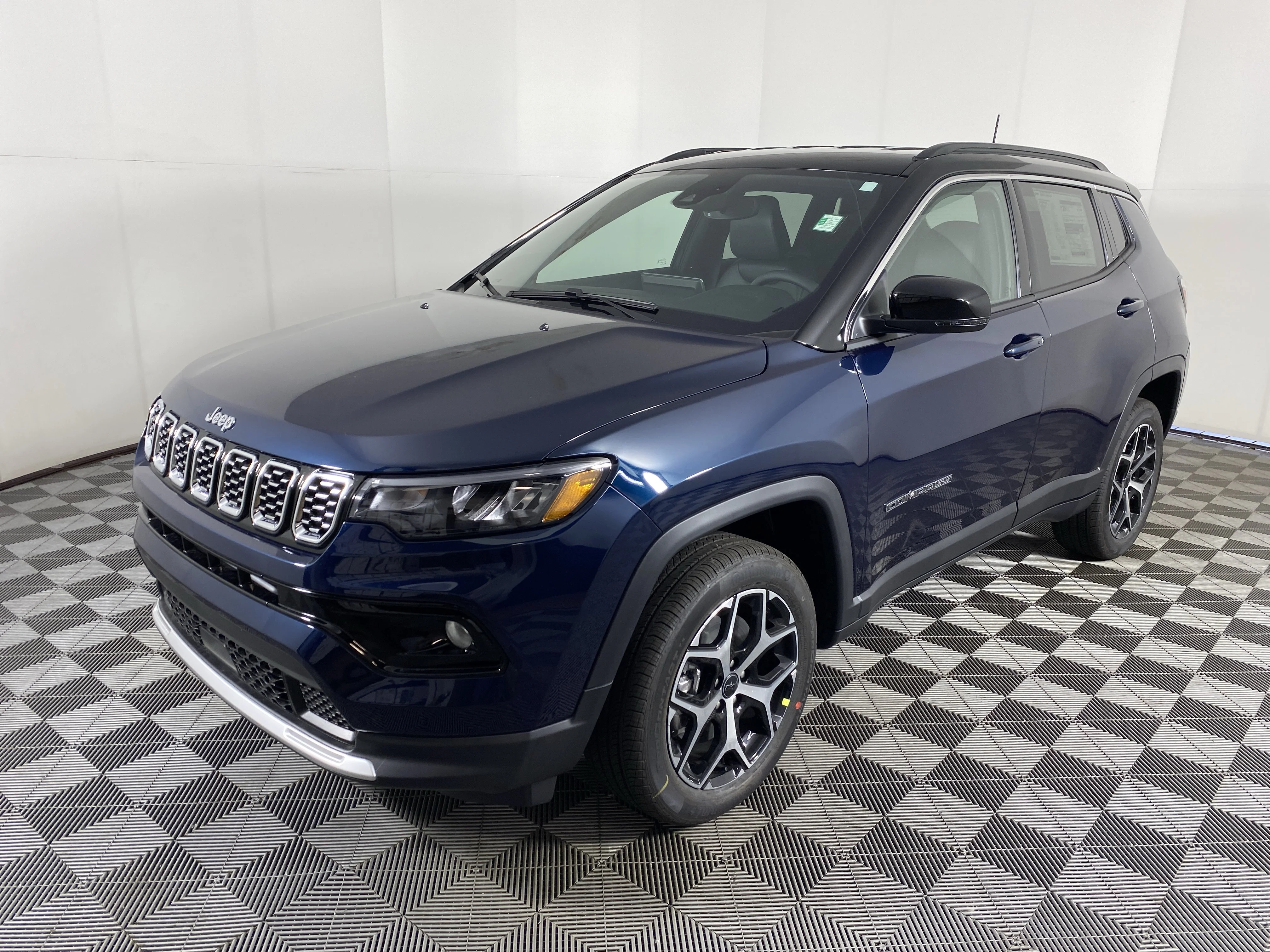 New 2026 Fathom Blue Pearl-Coat Exterior Paint Jeep Limited image 10