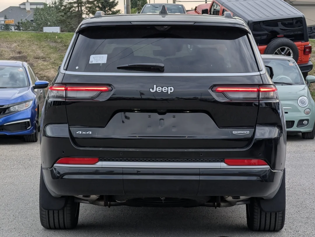 New 2026 Black Jeep Summit - - 4x4 - Dual- Pane Panoramic Sunroof - Trailer Tow Pkg - Palermo Leather & More! image 7