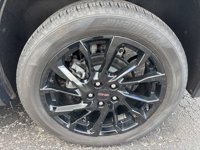Used 2024 Ebony Twilight Metallic GMC SLE image 29
