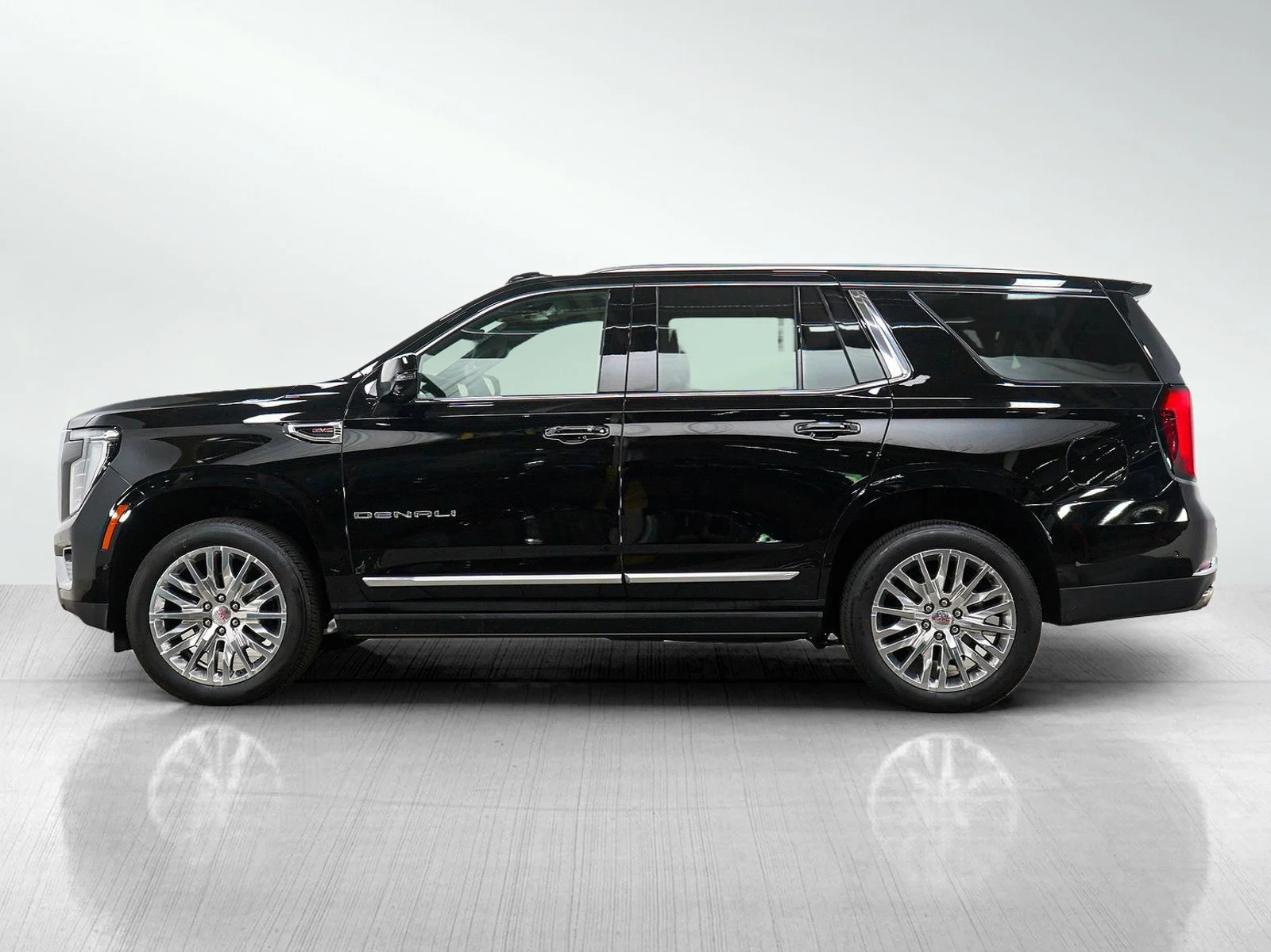 Used 2025 GMC Yukon Denali with VIN 1GKS2DRL3SR230318 for sale in Bloomington, Minnesota