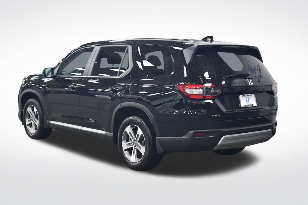 Certified Used 2024 Crystal Black Pearl Honda EX-L image 5
