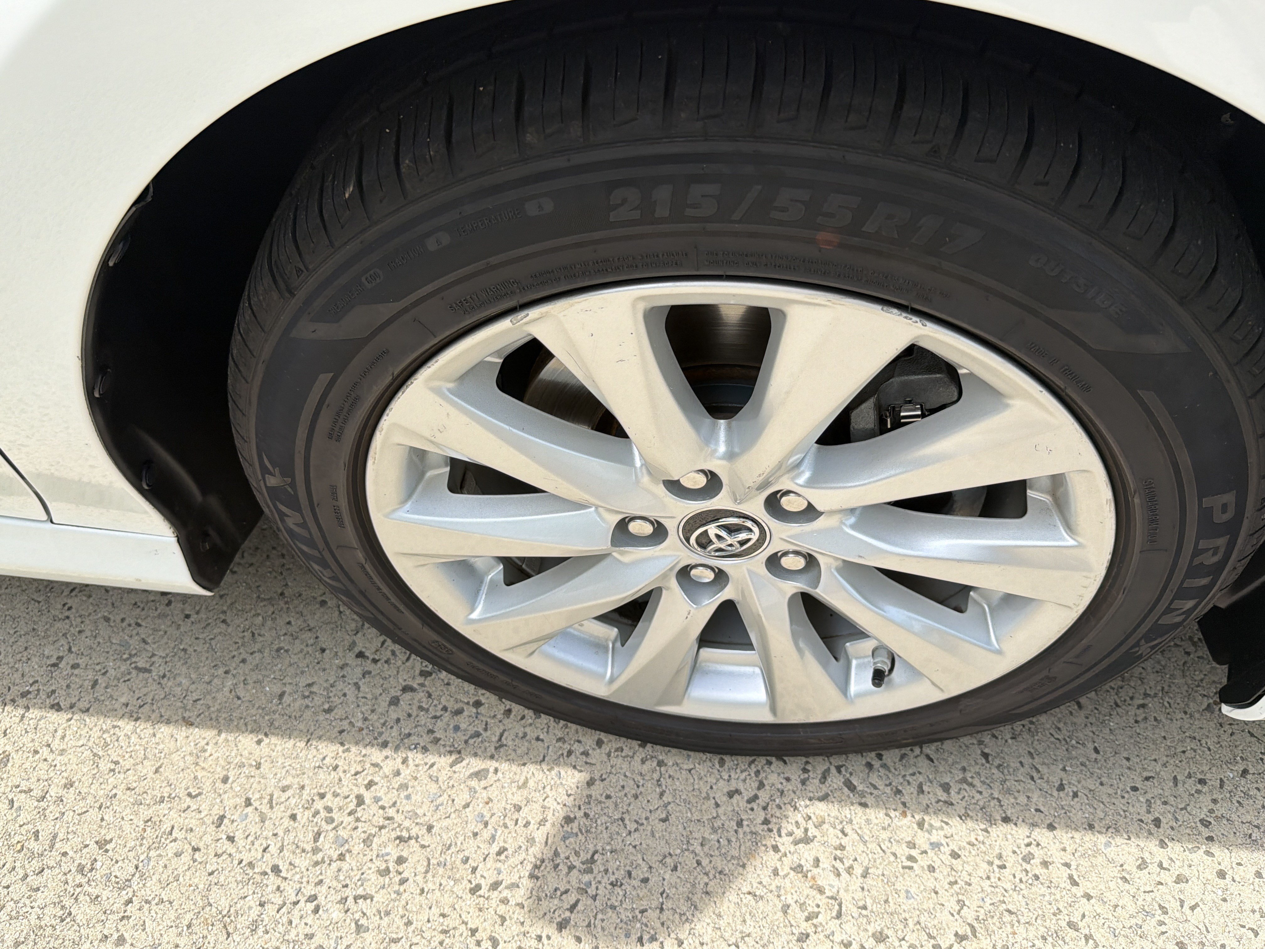 Used 2018 Super White Toyota LE image 12