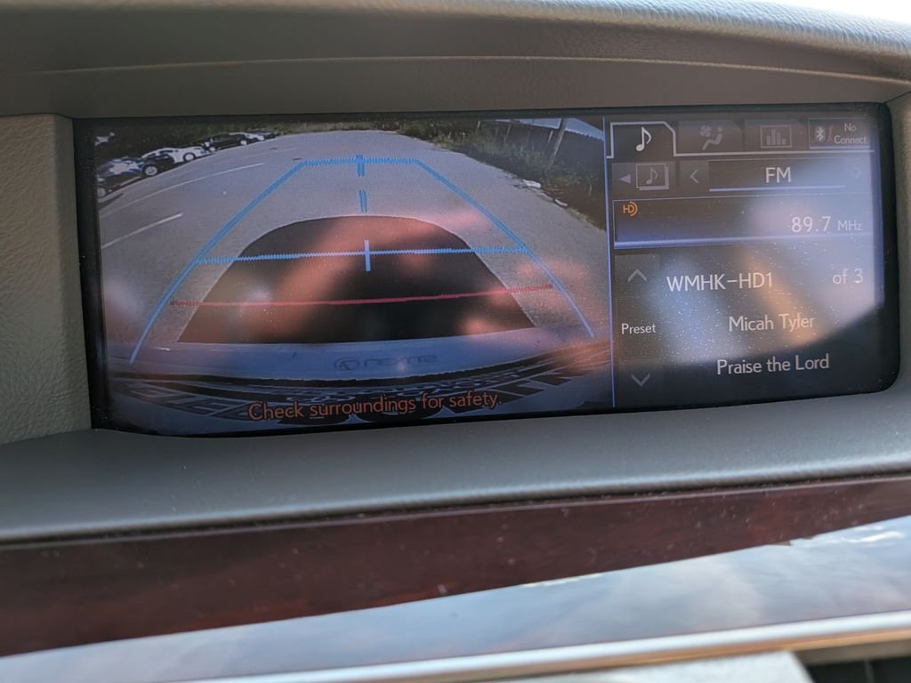 Used 2013  Lexus 460 image 18