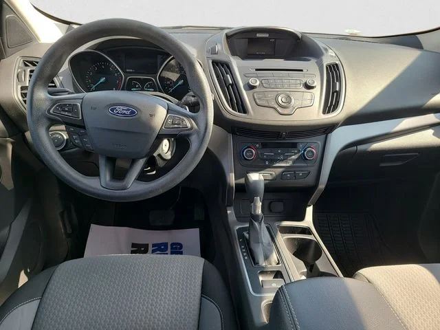 Used 2017 Red Ford SE image 10