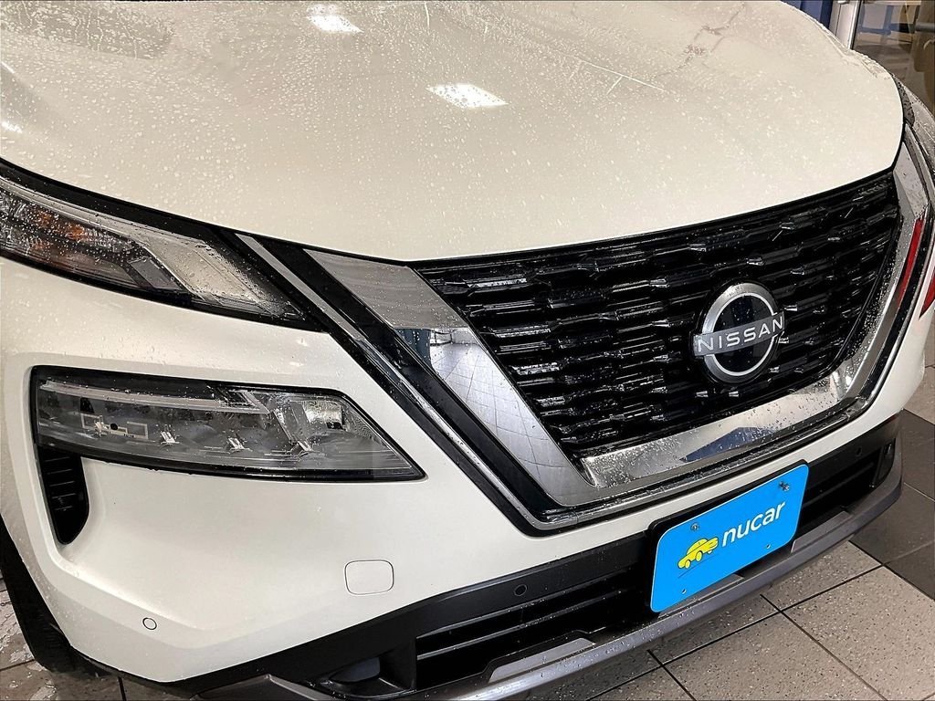Used 2023 Pearl White Tricoat Nissan SL image 32