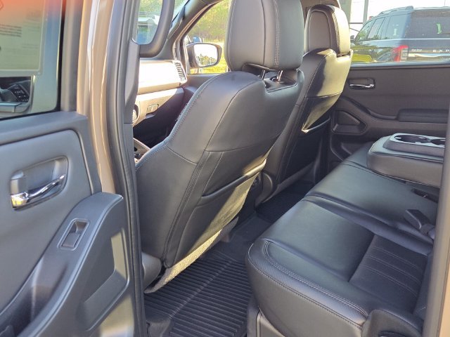 Used 2022  Nissan PRO-4X image 8