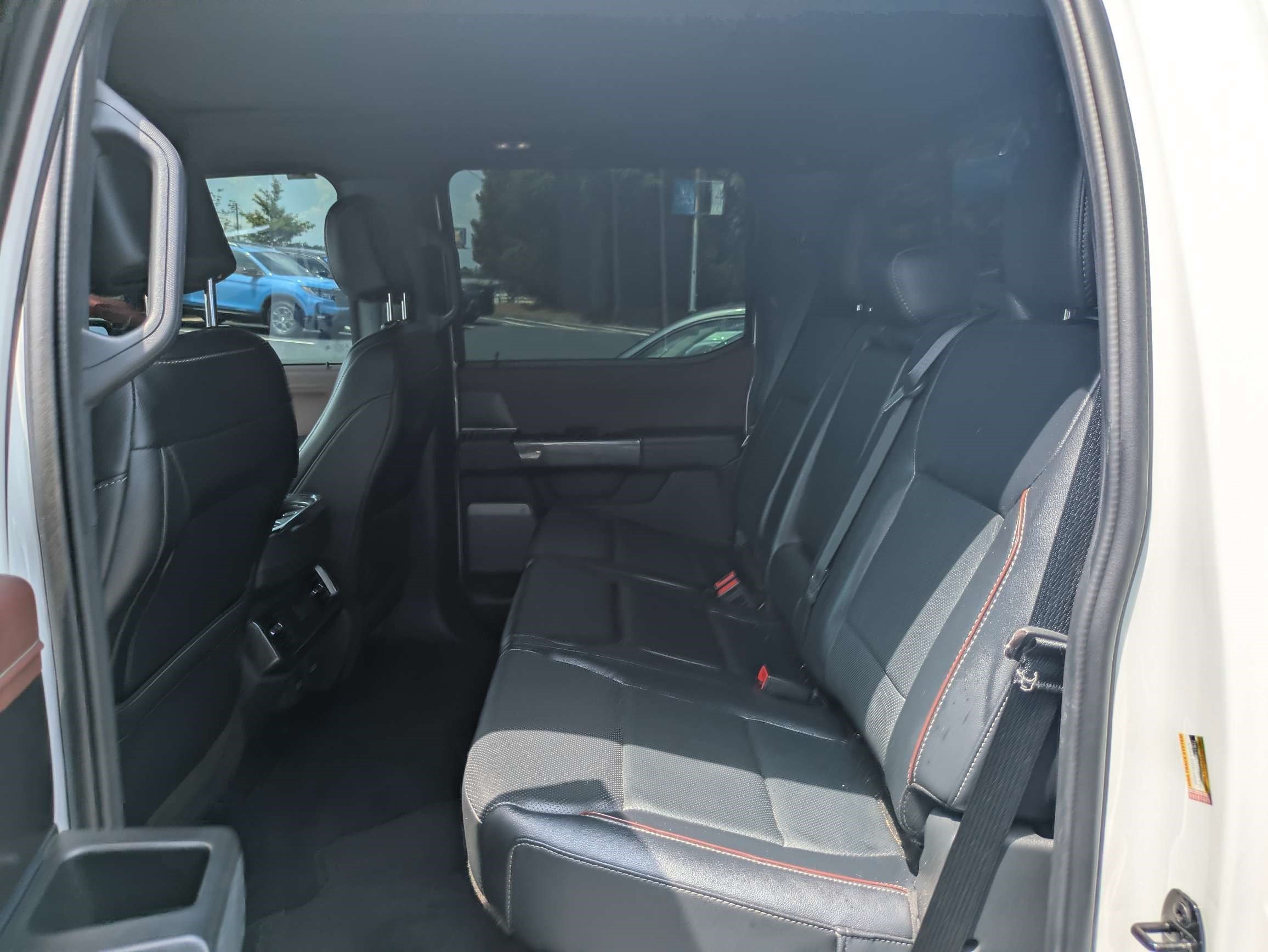 Used 2023 Star White Metallic Tri-Coat Ford LARIAT image 19