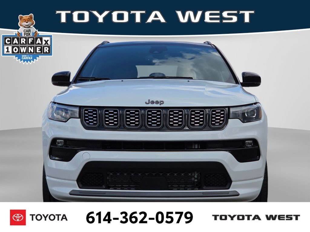 Used 2024 White Jeep Limited image 2
