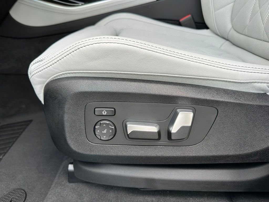 New 2026 Black BMW sDrive40i image 12