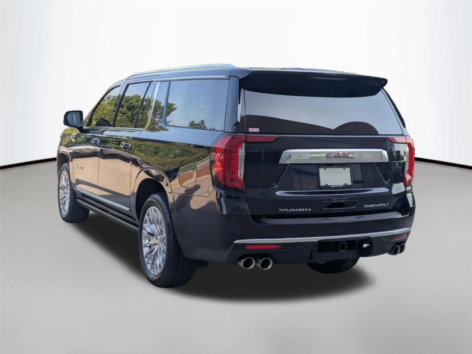 Used 2024 Midnight Blue Metallic GMC Denali image 8