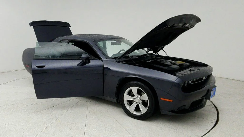 Used 2019 Gray Dodge SXT image 10