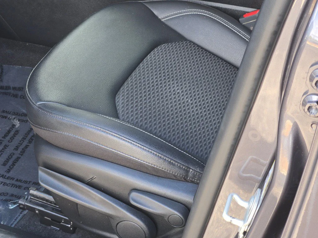 Used 2024 Gray Jeep Latitude 4x4 image 23