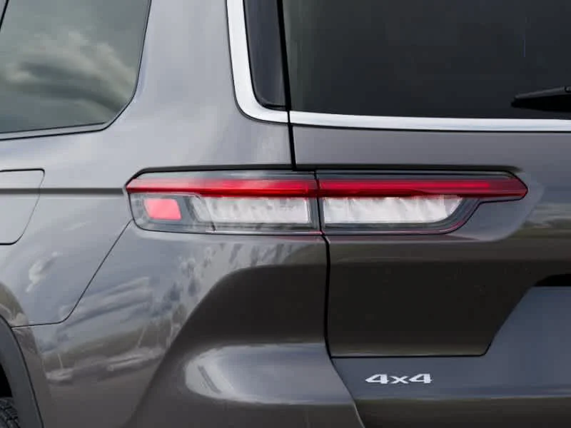 New 2026 Baltic Gray Metallic Clearcoat Jeep Laredo X image 9