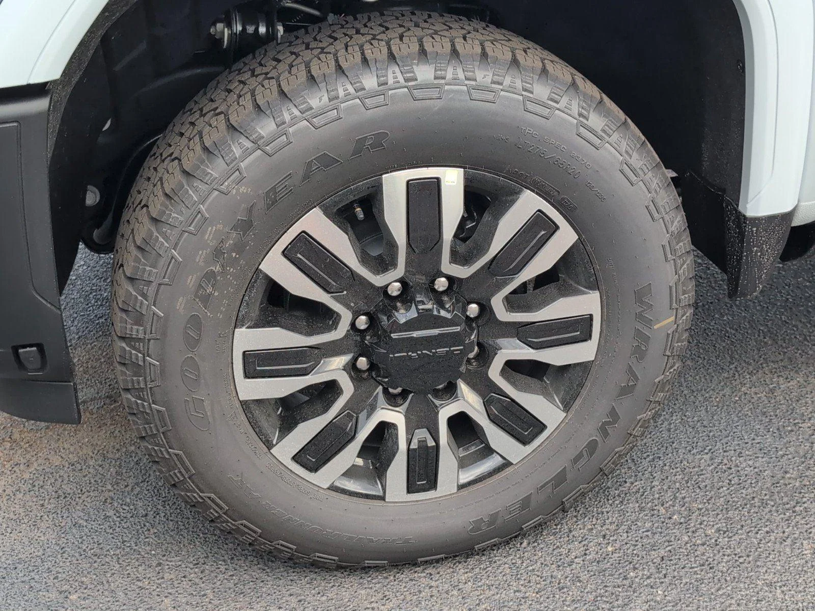 New 2026 Glacier White Tricoat GMC Denali Ultimate image 9