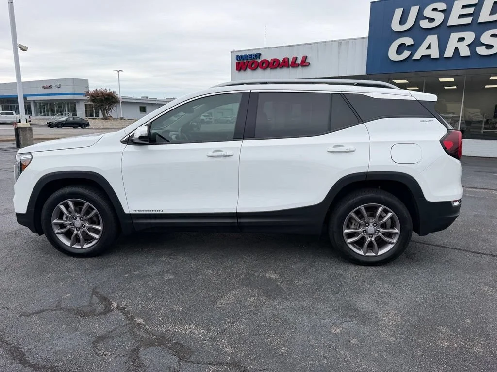 Used 2023 Summit White GMC SLT image 4